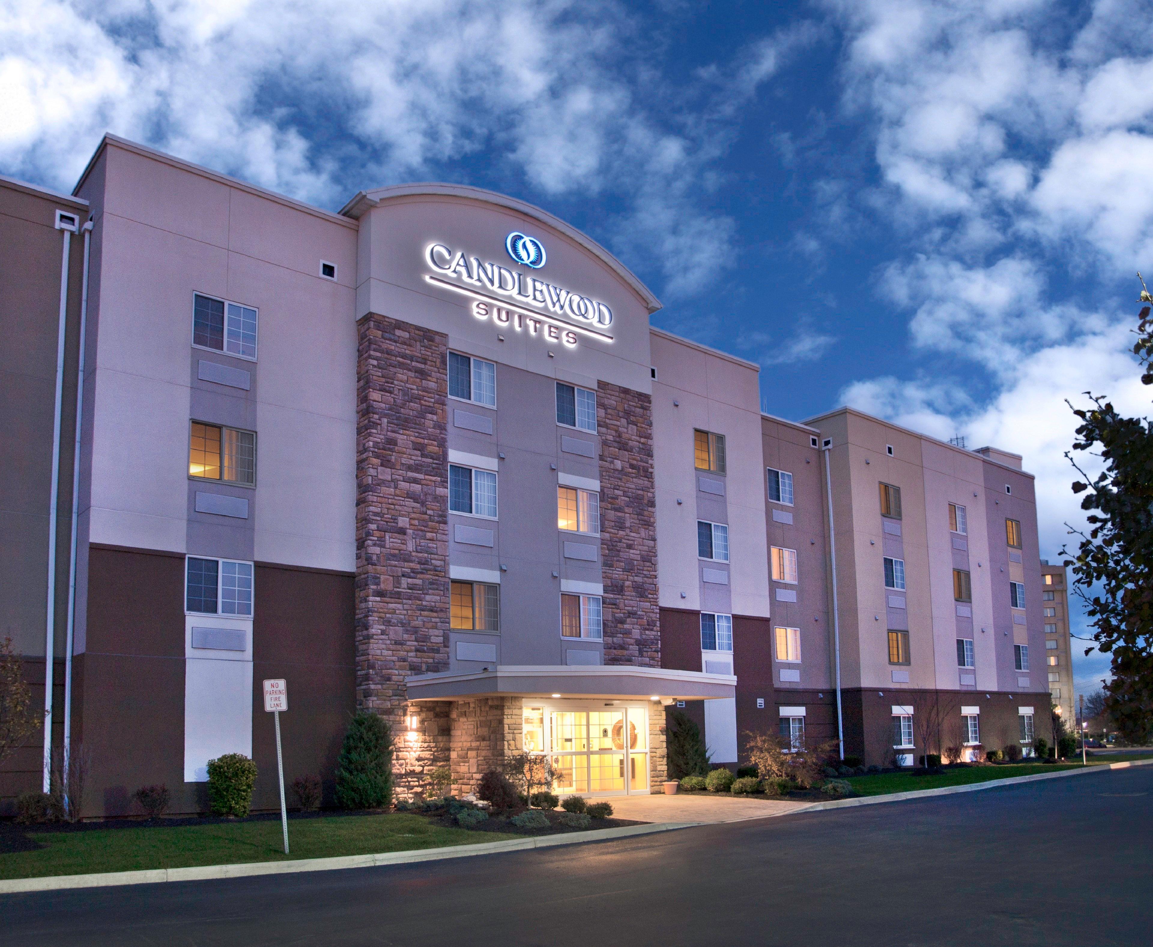 Candlewood Suites Buffalo Amherst, An Ihg Hotel Экстерьер фото