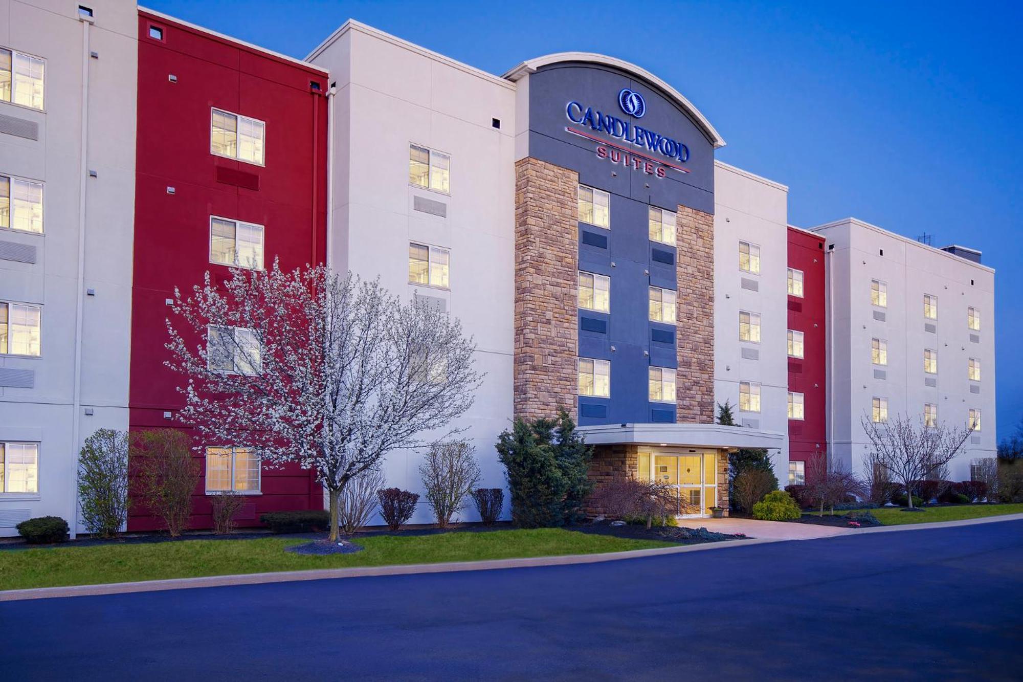 Candlewood Suites Buffalo Amherst, An Ihg Hotel Экстерьер фото